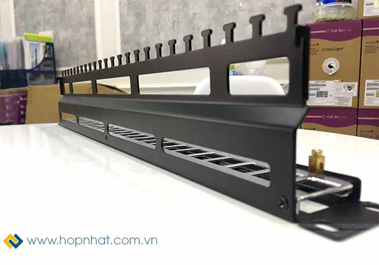 Mặt sau Patch Panel 24 Port Legrand Mặt sau Patch Panel 24 Port Legrand