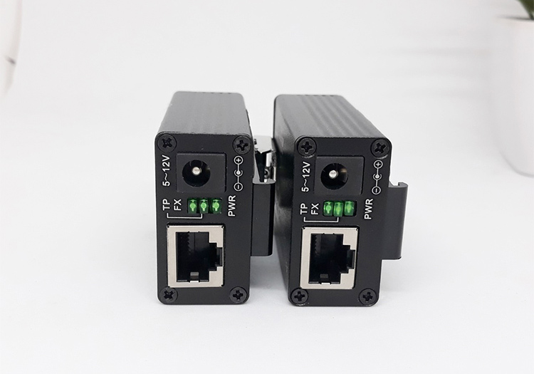 Converter 1 sợi FMC-100-GE-M-CA 10/100/1000 Cablexa Converter 1 sợi FMC-100-GE-M-CA 10/100/1000 Cablexa