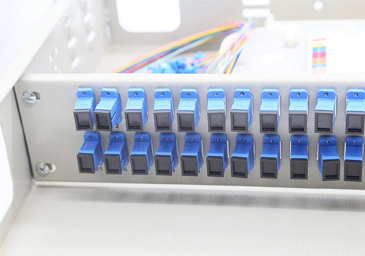 Adapter trên thanh blank hộp phối quang ODF 48FO