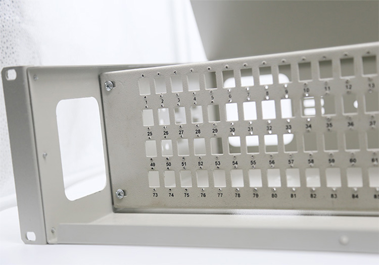 Adapter được gắn trên thanh Blank đánh số kỹ thuật