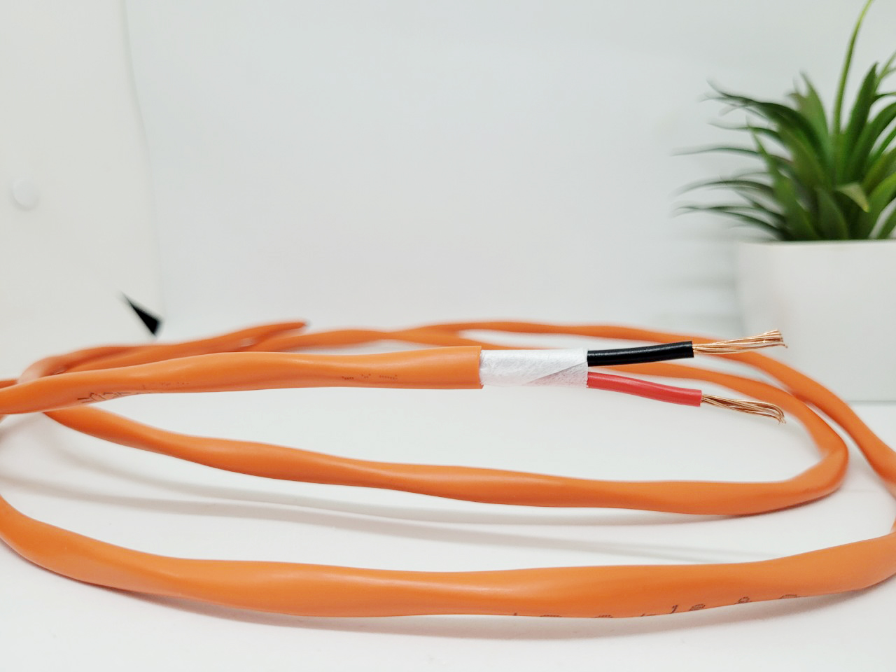 Cáp điều khiển tín hiệu chậm cháy 2x1.5 Cáp điều khiển tín hiệu chậm cháy 2x1.5