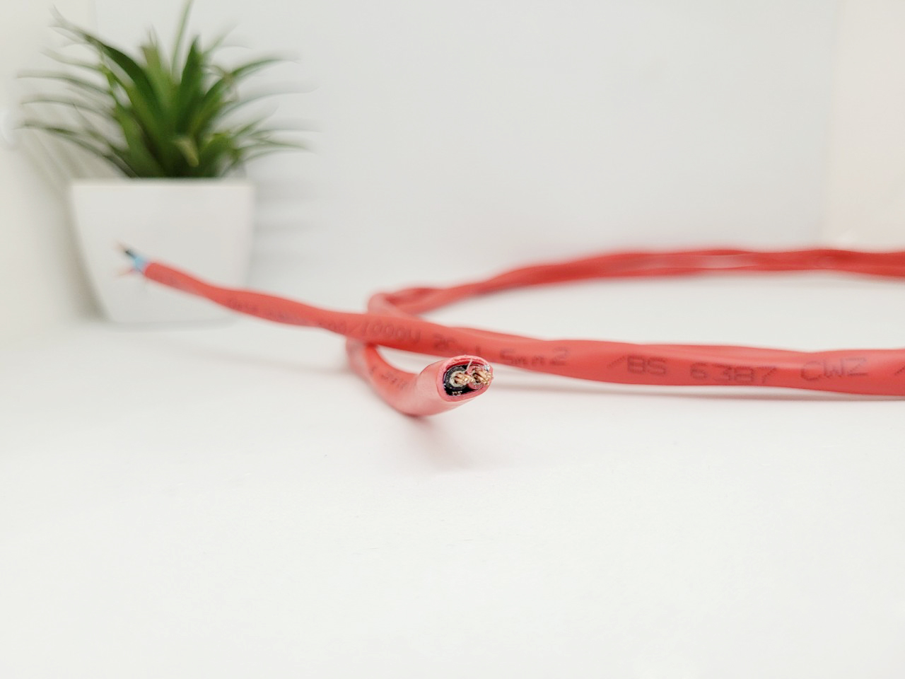 Dây cáp điều khiển chống cháy, có chống nhiễu thương hiệu LS SAHAKO Dây cáp điều khiển chống cháy, có chống nhiễu thương hiệu LS SAHAKO