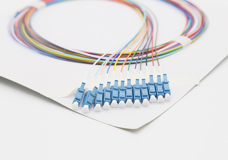 Đầu nối LC/UPC của dây hàn quang Đầu nối LC/UPC của dây hàn quang