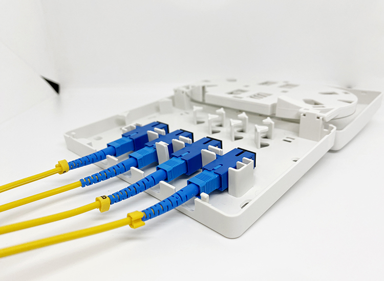 Hộp phối quang ODF 4FO hãng KCO, trong nhà, đủ phụ kiện Hộp phối quang ODF 4FO hãng KCO, trong nhà, đủ phụ kiện