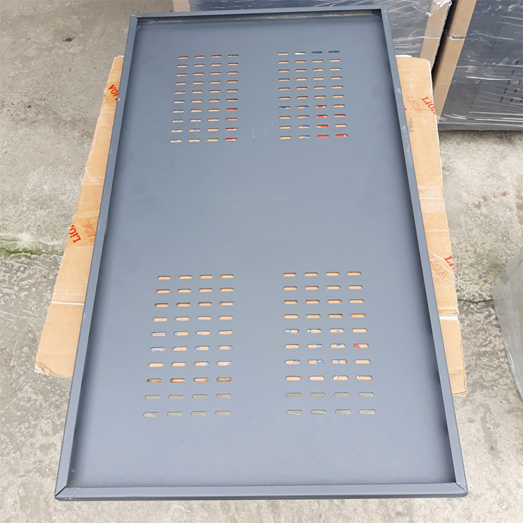 Mặt sau khay cố định tủ rack D1000 Unirack