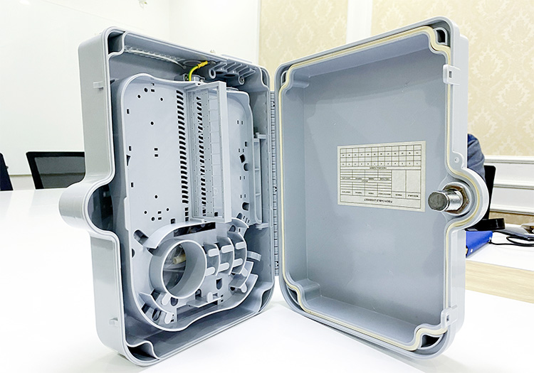 hộp phối quang 24FO vỏ nhựa