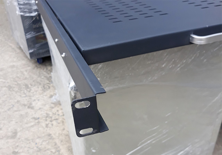 Chi tiết khay trượt tủ rack D1000 Chi tiết khay trượt tủ rack D1000