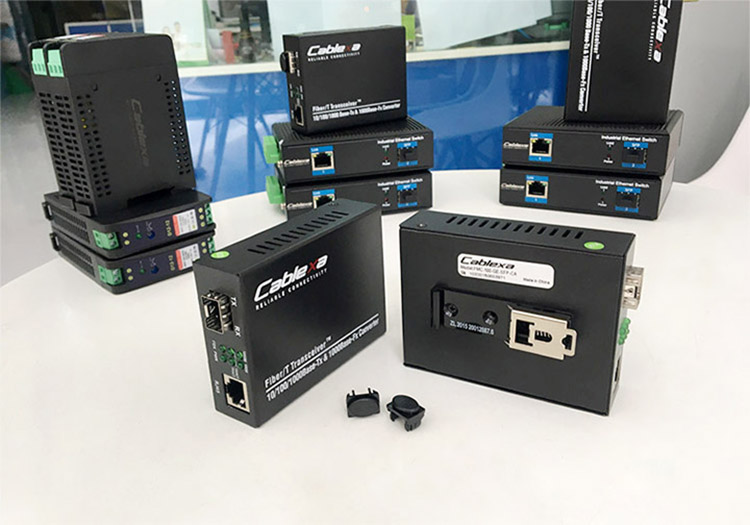 Bộ chuyển đổi converter FMC-100-GE-SFP-CA hãng Cablexa Bộ chuyển đổi converter FMC-100-GE-SFP-CA hãng Cablexa