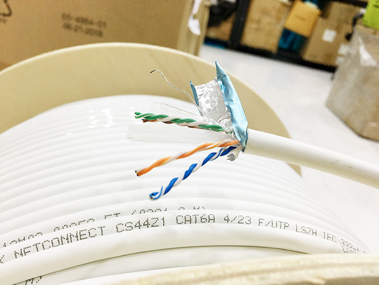 Dây cáp mạng Cat6A chống nhiễu cho môi trường yêu cầu cao