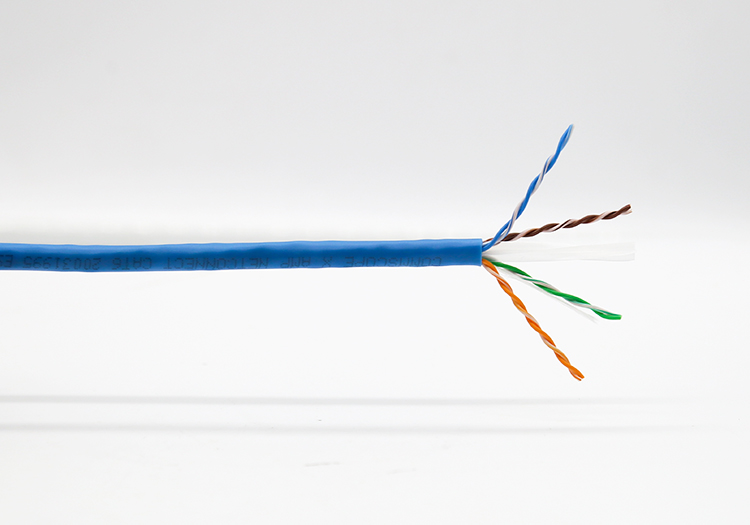 Dây cáp mạng Commscope Cat6 UTP chính hãng