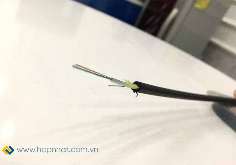 Dây cáp quang 4FO luồn cống