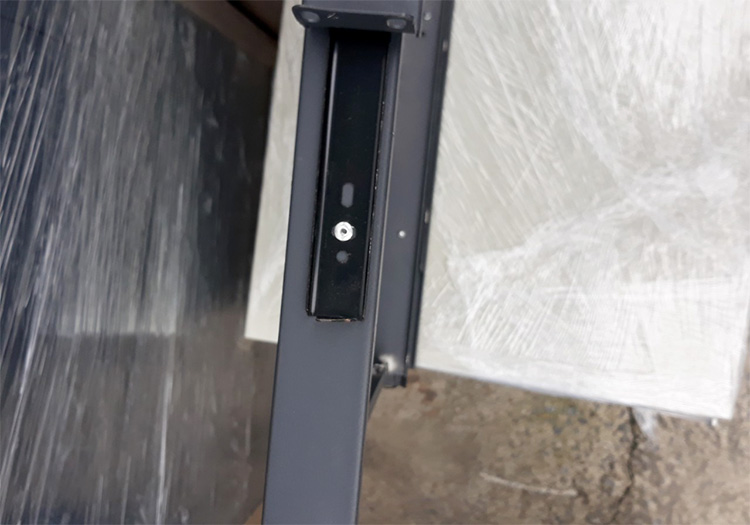 Chi tiết khay trượt tủ rack D1000 Chi tiết khay trượt tủ rack D1000