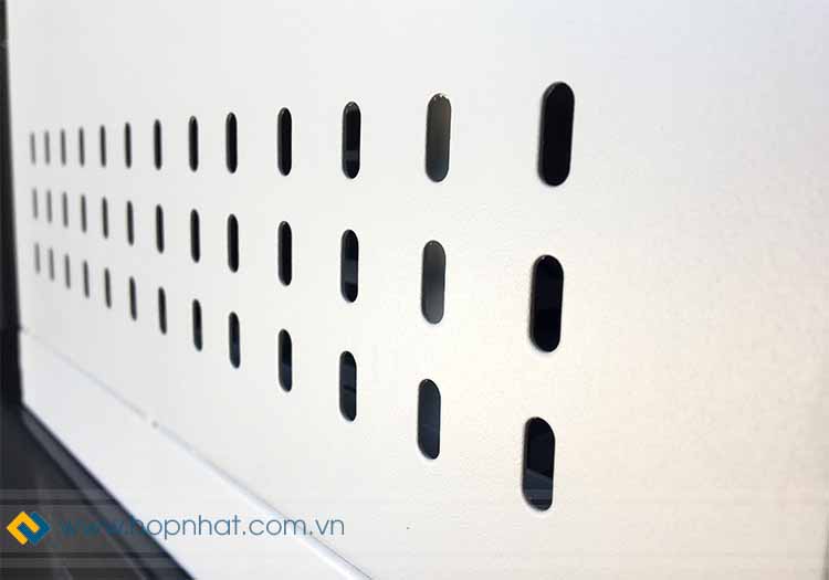 Lỗ ô van hai bên hông của tủ rack Lỗ ô van hai bên hông của tủ rack