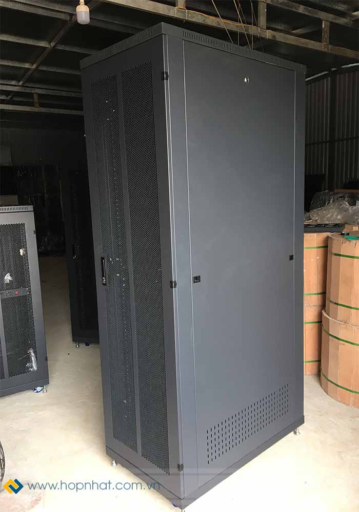Một góc nhìn khác của tủ rack 42U D1000 Một góc nhìn khác của tủ rack 42U D1000