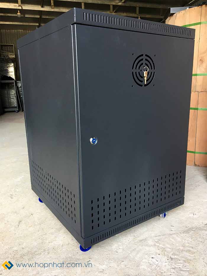 Một góc nhìn khác toàn diện về tủ rack 15U D800