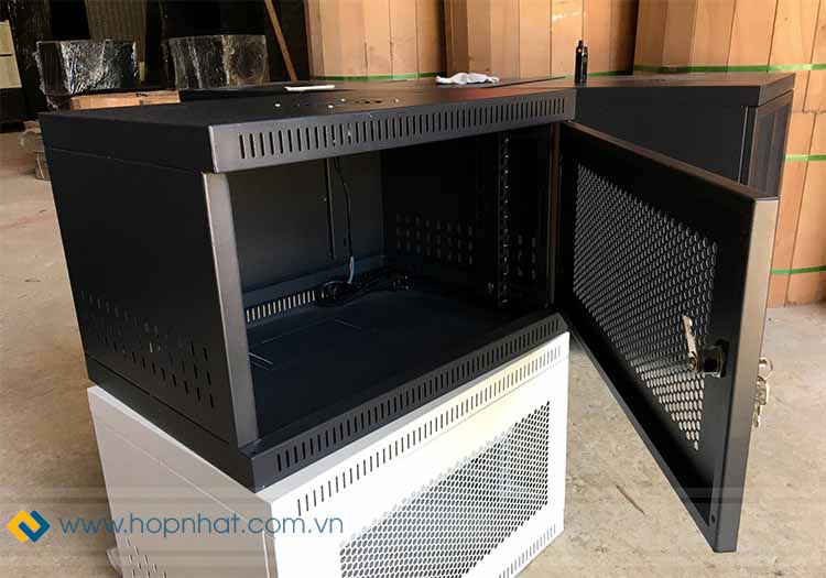 Tủ rack 6U D400 màu đen