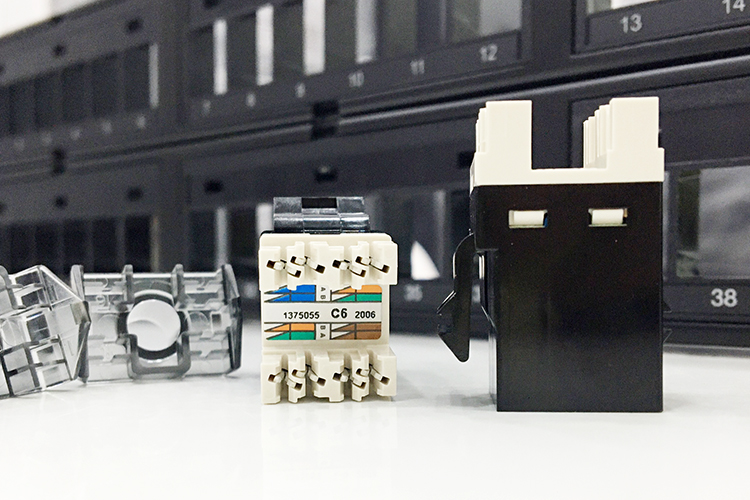 Nhân mạng Cat6 CommScope chính hãng
