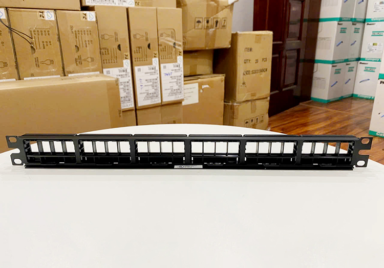 Patch Panel 24 Ports Panduit NetKey NKFPL24 Cat6, Cat6A Patch Panel 24 Ports Panduit NetKey NKFPL24 Cat6, Cat6A