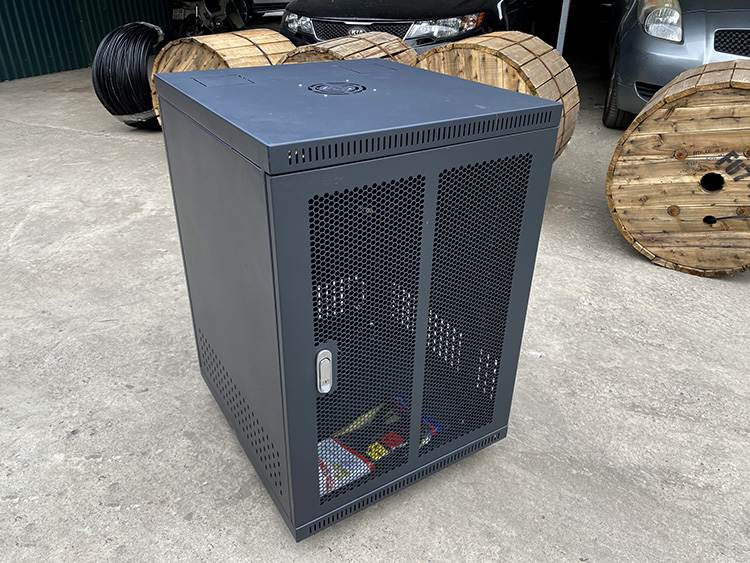Tủ rack 15U D600