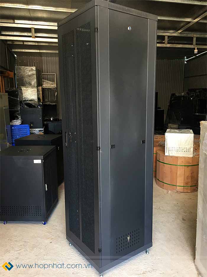 Tủ rack 42U D600 2 cửa lưới màu đen Tủ rack 42U D600 2 cửa lưới màu đen