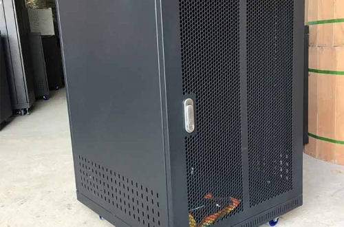 Tủ rack 15U thương hiệu UNIRACK