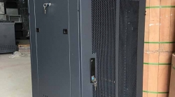 Khám phá thiết kế và tính năng tủ rack 27U thương hiệu UNIRACK