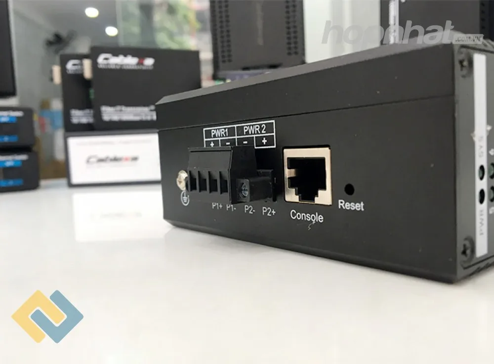 Switch công nghiệp 4 cổng Ethernet IES7510-4PGE2GF-CA