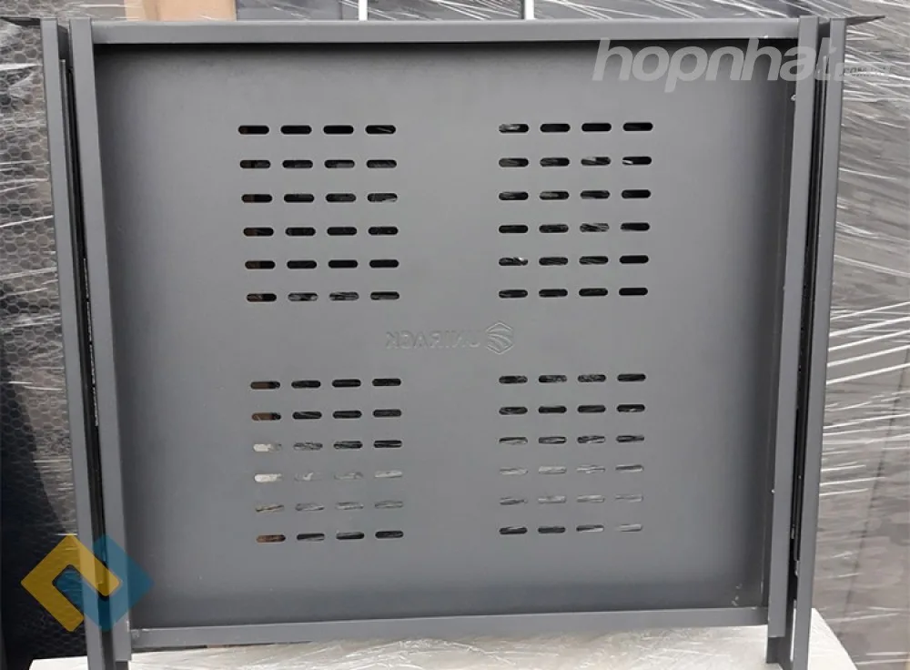 Mặt sau khay trượt tủ rack sâu 600 Unirack