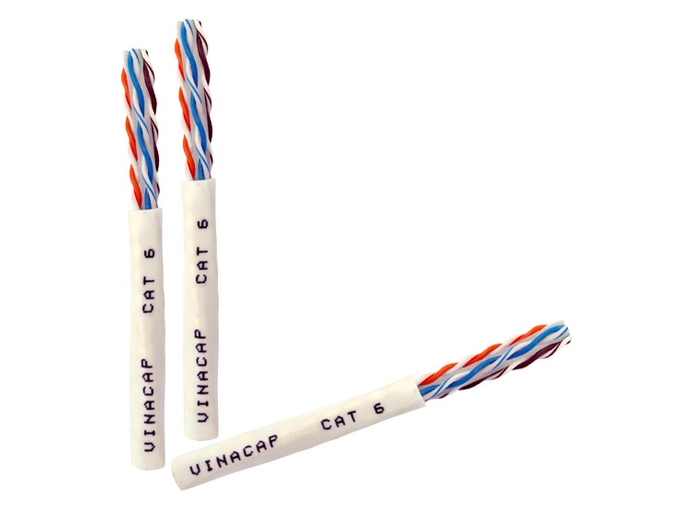 Ba đoạn cáp mạng Vinacap Cat6 UTP vỏ trắng in chữ VINACAP CAT 6, ảnh của hãng