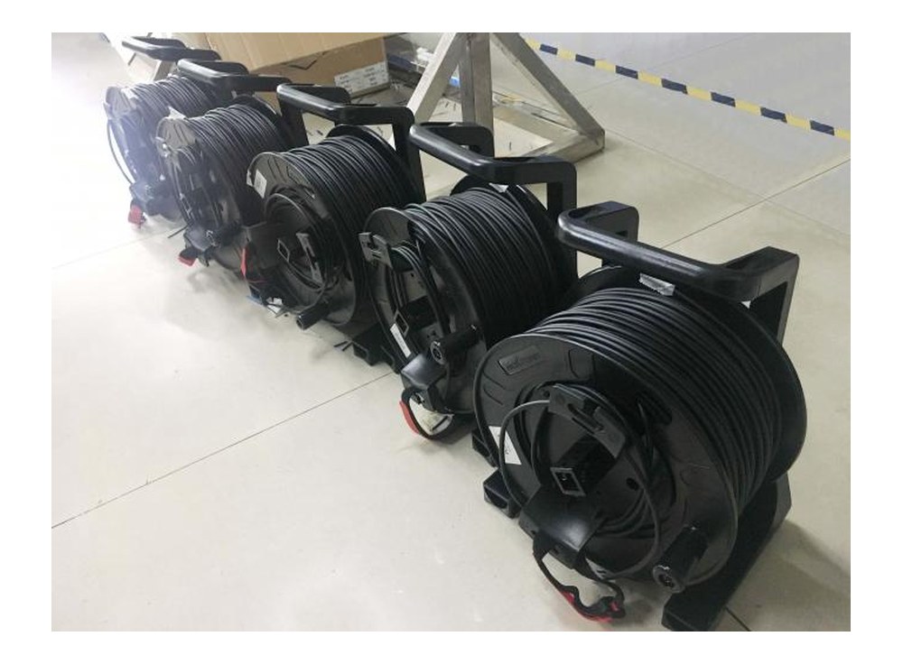 Nhiều rulo dây nhảy quang dã chiến KCO xếp hàng trong xưởng