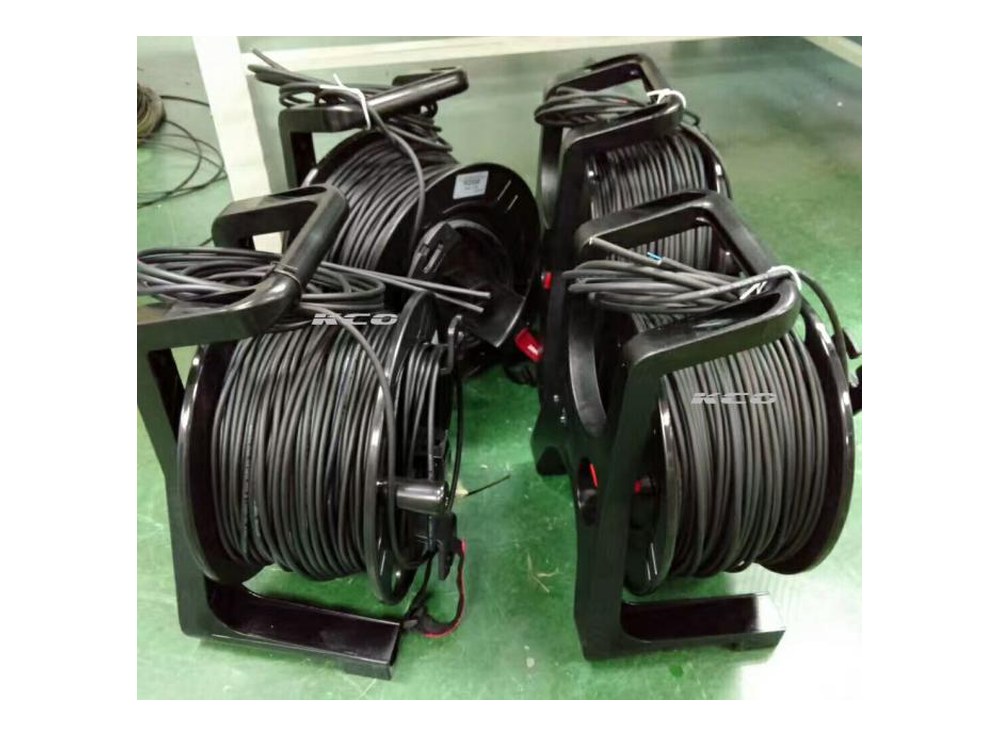 Hai rulo dây quang dã chiến KCO đã quấn dây đặt cạnh nhau
